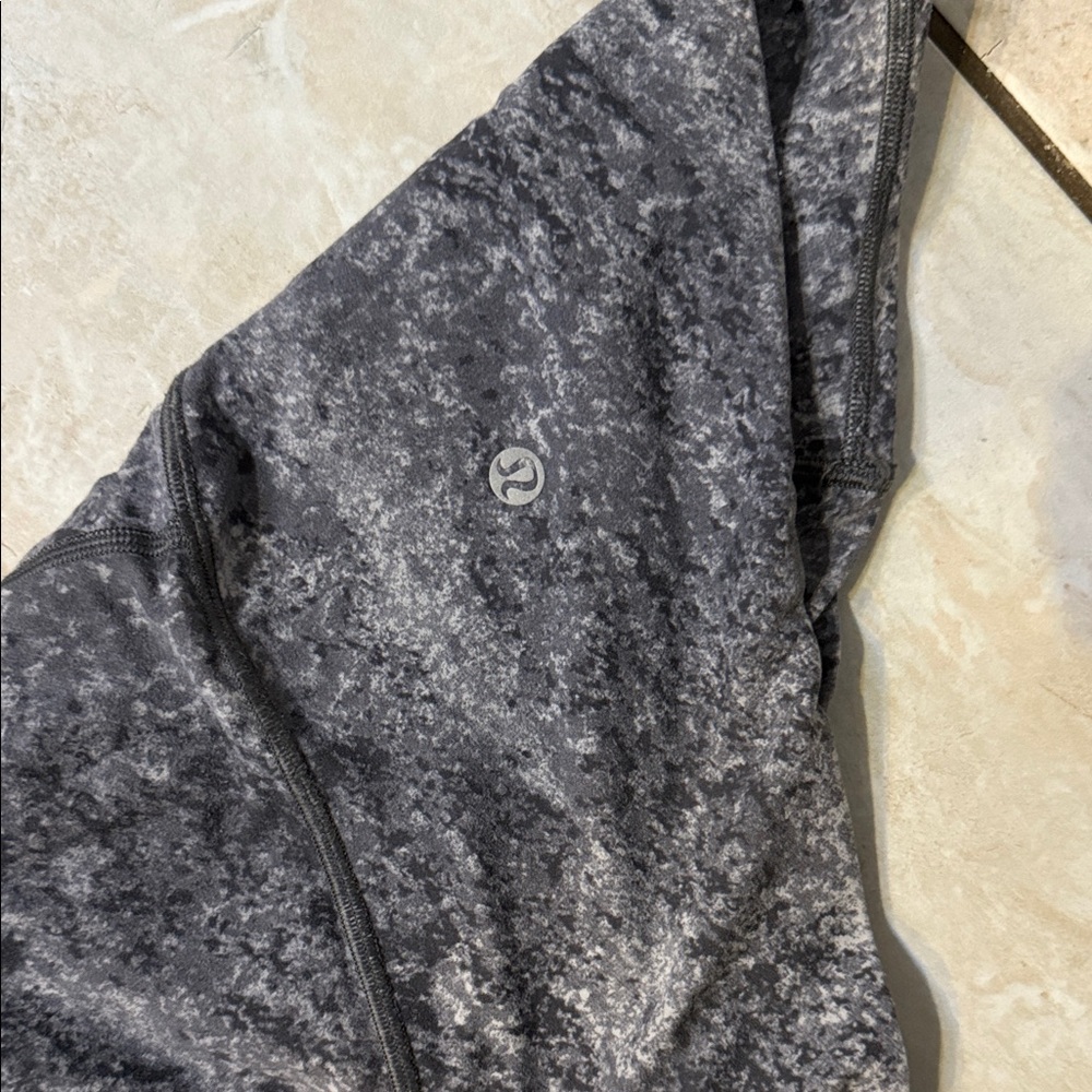 lululemon Athletica Gray Marble-Print High-Rise Leggings - Picture 4 of 5